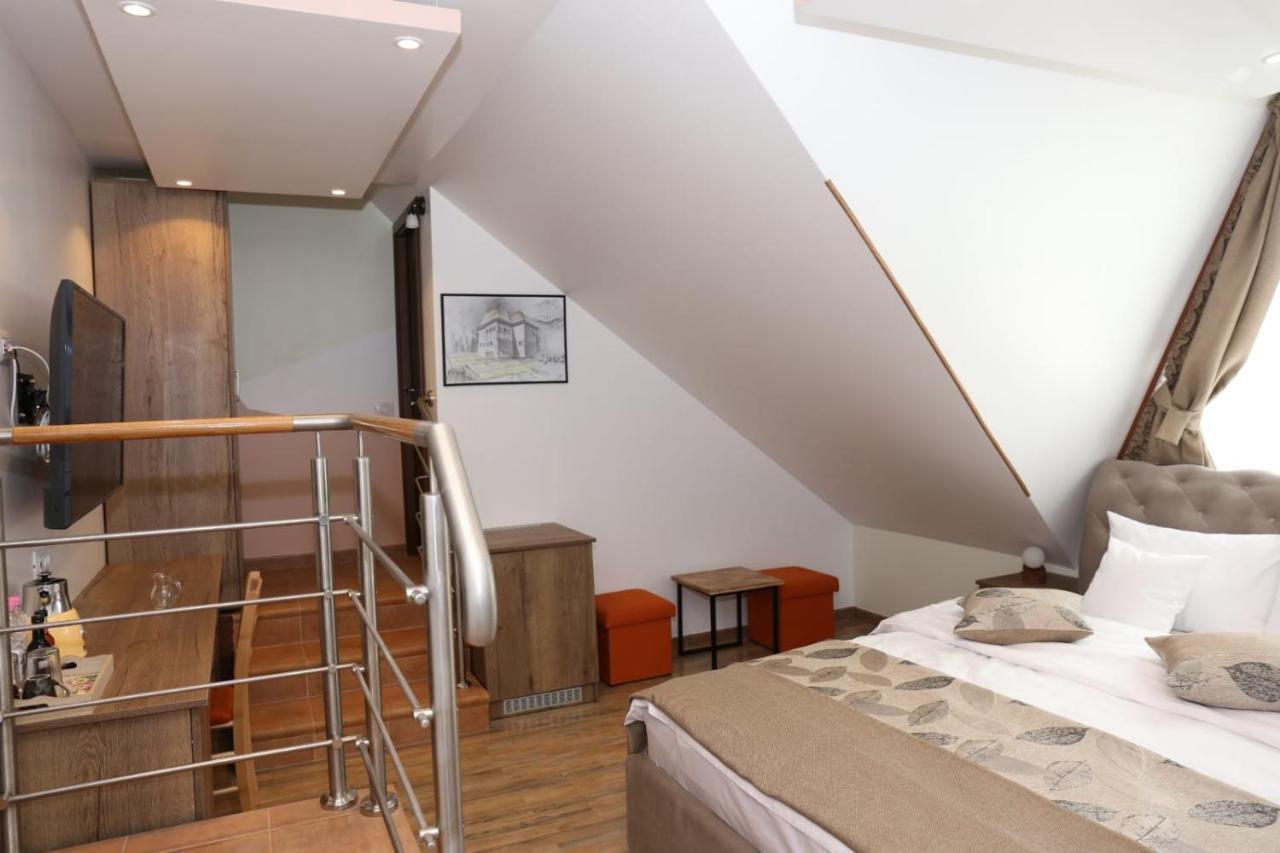 Casa Stefandra Hotel บราซา ภายนอก รูปภาพ