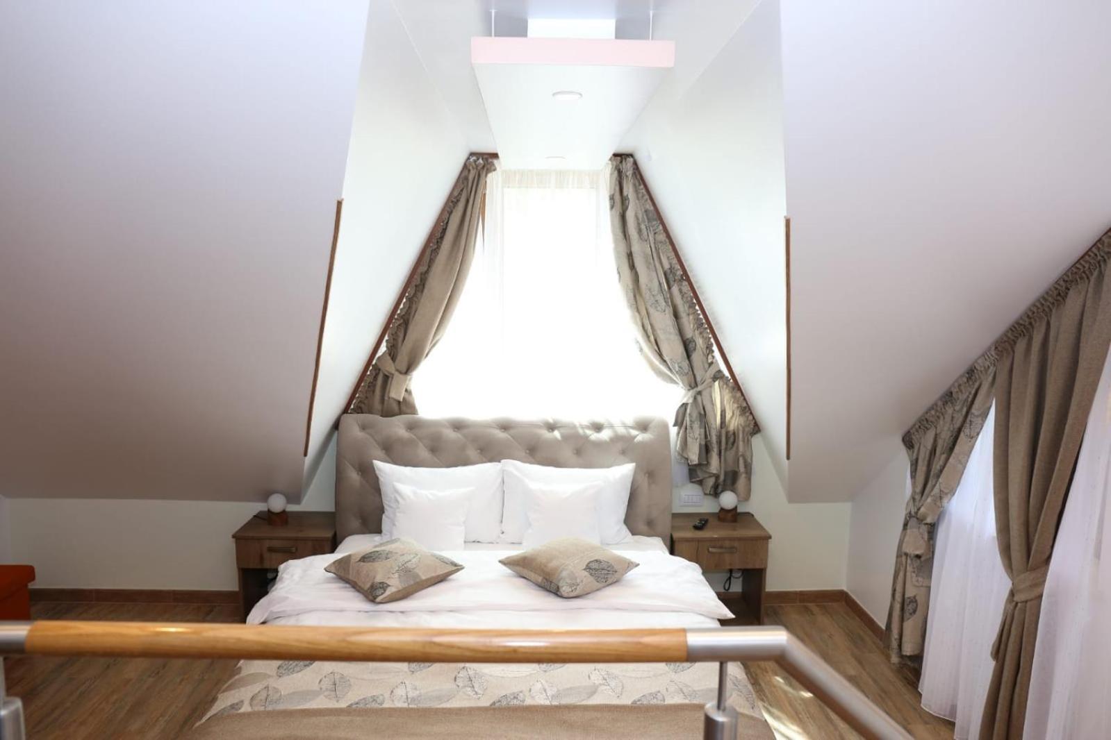 Casa Stefandra Hotel บราซา ภายนอก รูปภาพ